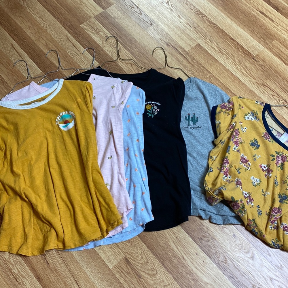 5 Old navy tshirts